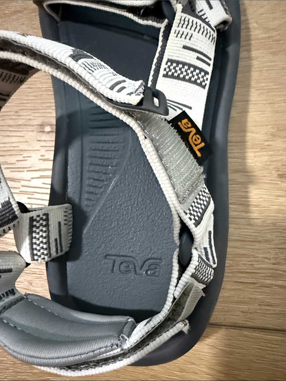 Teva Hurricane XLT2 Black Sandals with White Patterned Straps - Picture 5 of 7